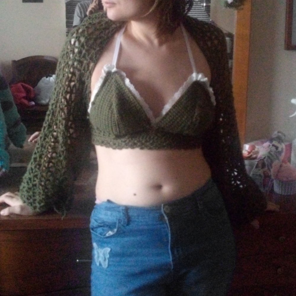 Bralette & Trendy Shrug